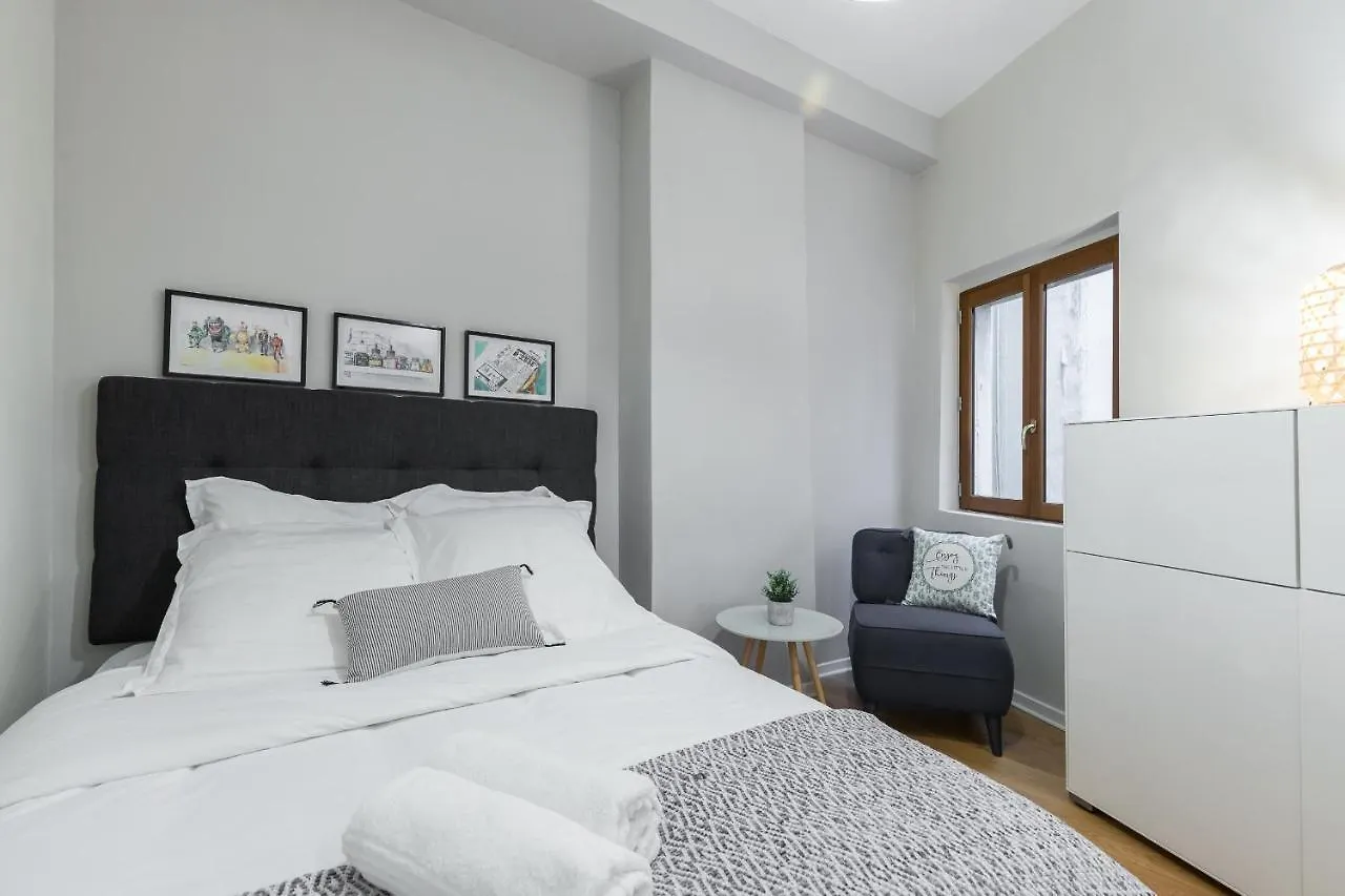 Gorgeous 1 Bdr With Gardens View In The Old Town Apartment Nice