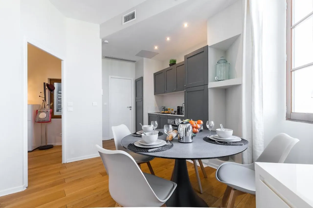 Gorgeous 1 Bdr With Gardens View In The Old Town Apartment Nice France